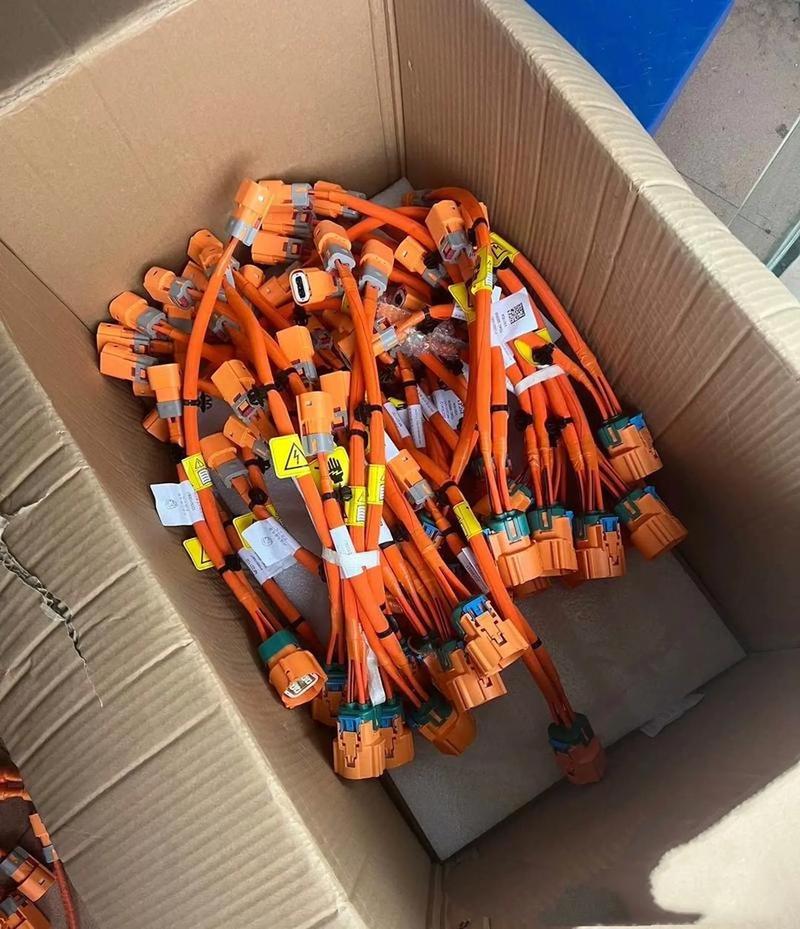 国产崛起!新能源汽车连接器